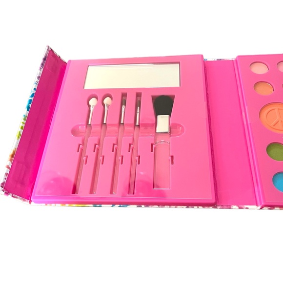 Claires make-up Kit - Picture 6 of 10